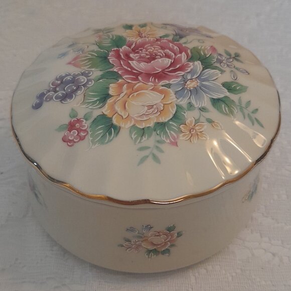 Heritage House Other - Heritage House Trinket and Music Box